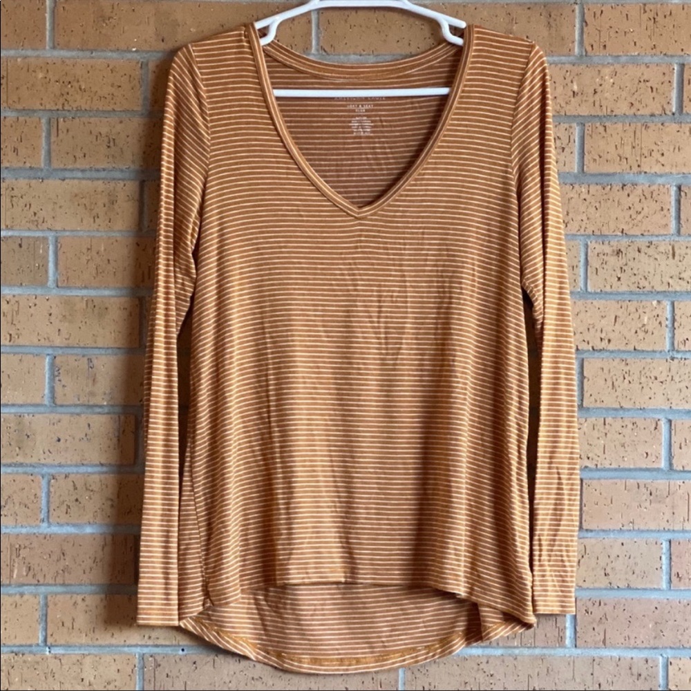 American Eagle soft and sexy white and orange striped shirt size XS